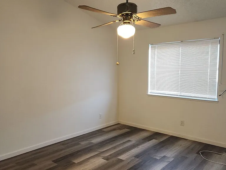 7048 Picaroon Ln — Photo 18