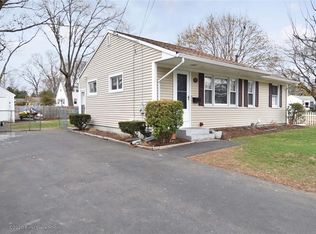 127 Palmer Ave, Riverside, RI 02915