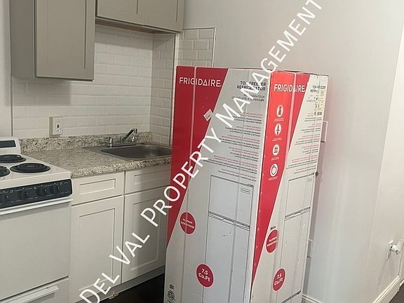 4th image of 6347 W Girard Ave Unit 1