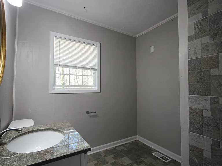 815 Gettysburg Trl NE — Photo 19
