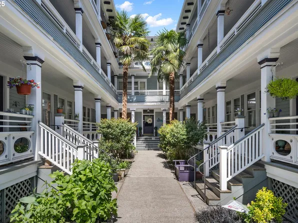 2127 NW Irving St APT 103, Portland, OR 97210