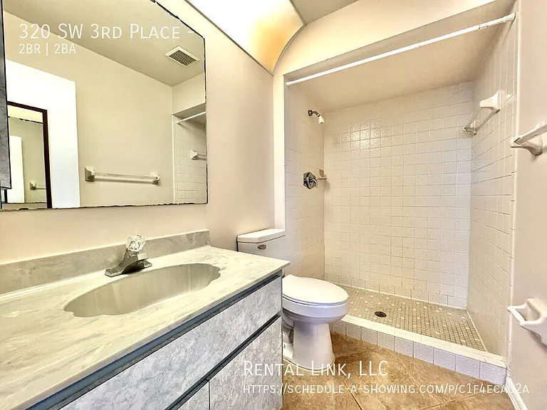 320 SW 3rd Pl #2 — Photo 24