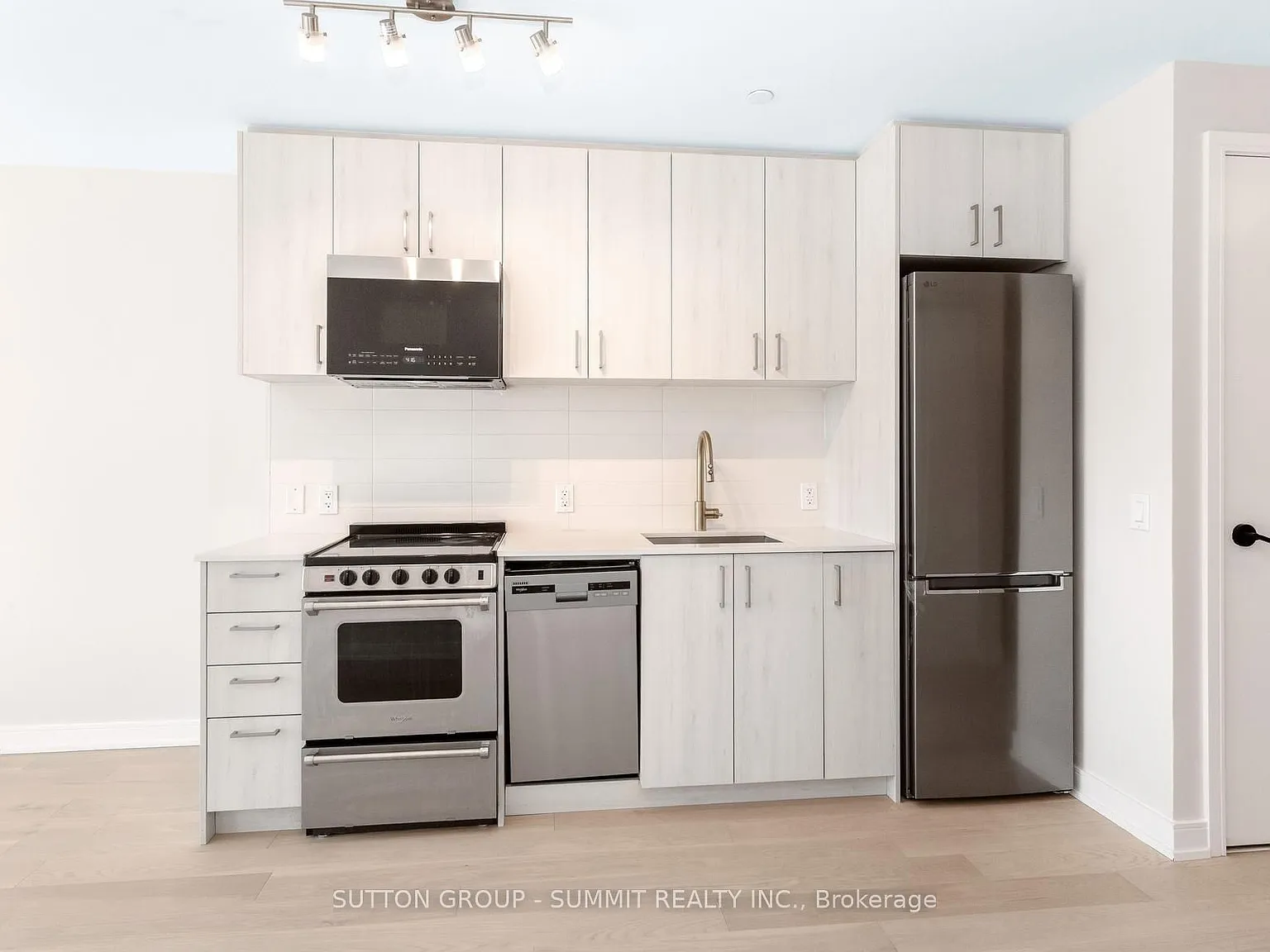 2 bed, $2,195 — Photo 4