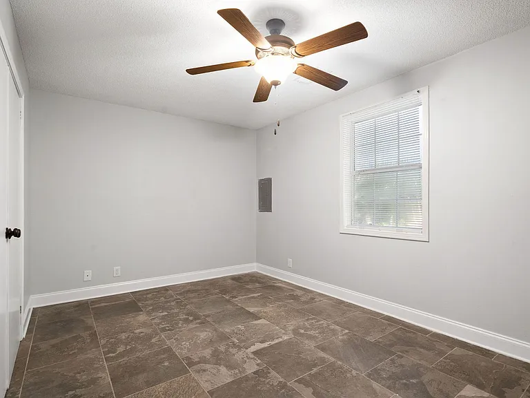 331 Randell Dr — Photo 15
