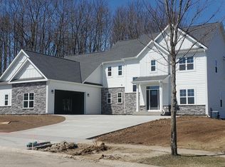 430 Firefly Trl, Hartford, WI 53027