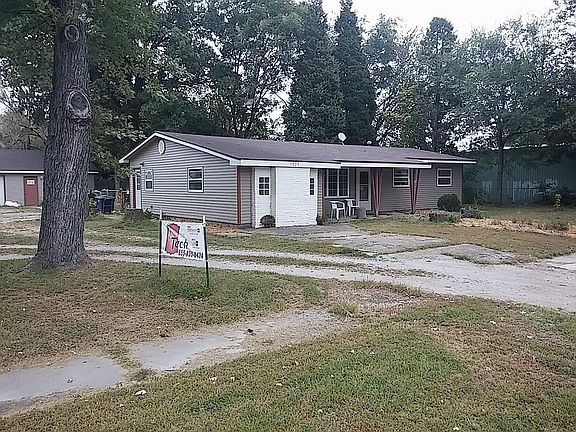 2nd image of 1025 E 11th St
