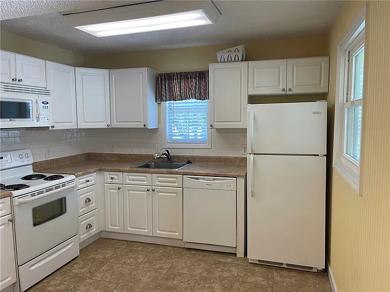 504 Island Dr #504 — Photo 8