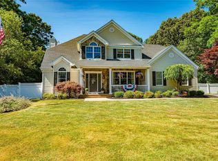 62 Elderwood Dr, Saint James, NY 11780