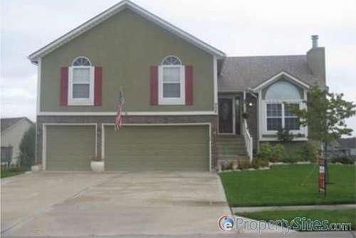 1st image of 908 NE Wildflower Dr