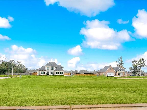 5th image of 366 Olivia Dr
