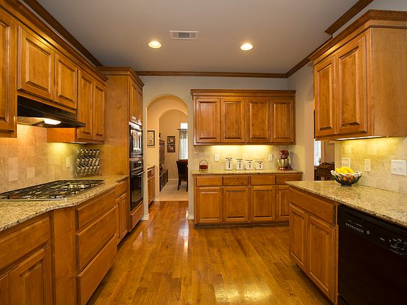 Granite Butlers & Walk-in Pantry