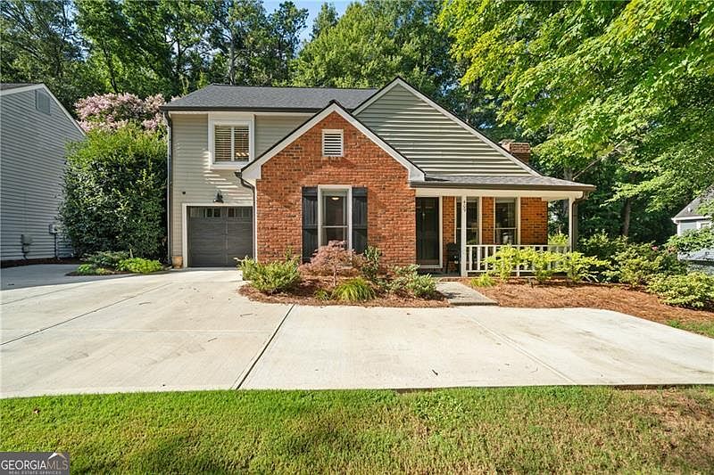 1st image of 409 Roswell Green Ln