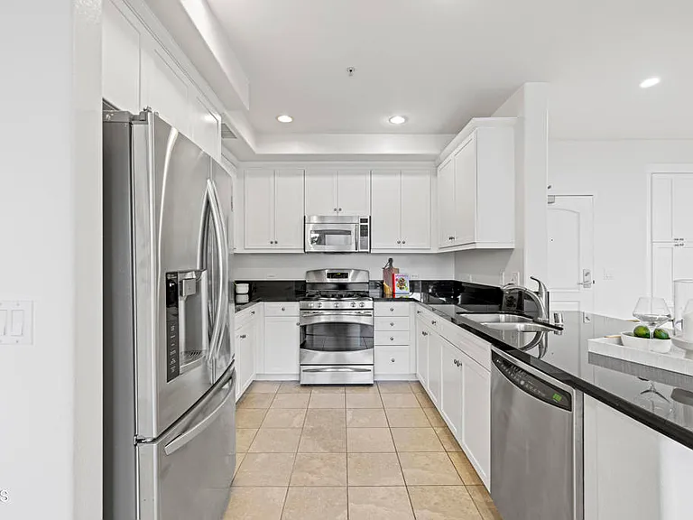 629 Traction Ave #611 — Photo 6