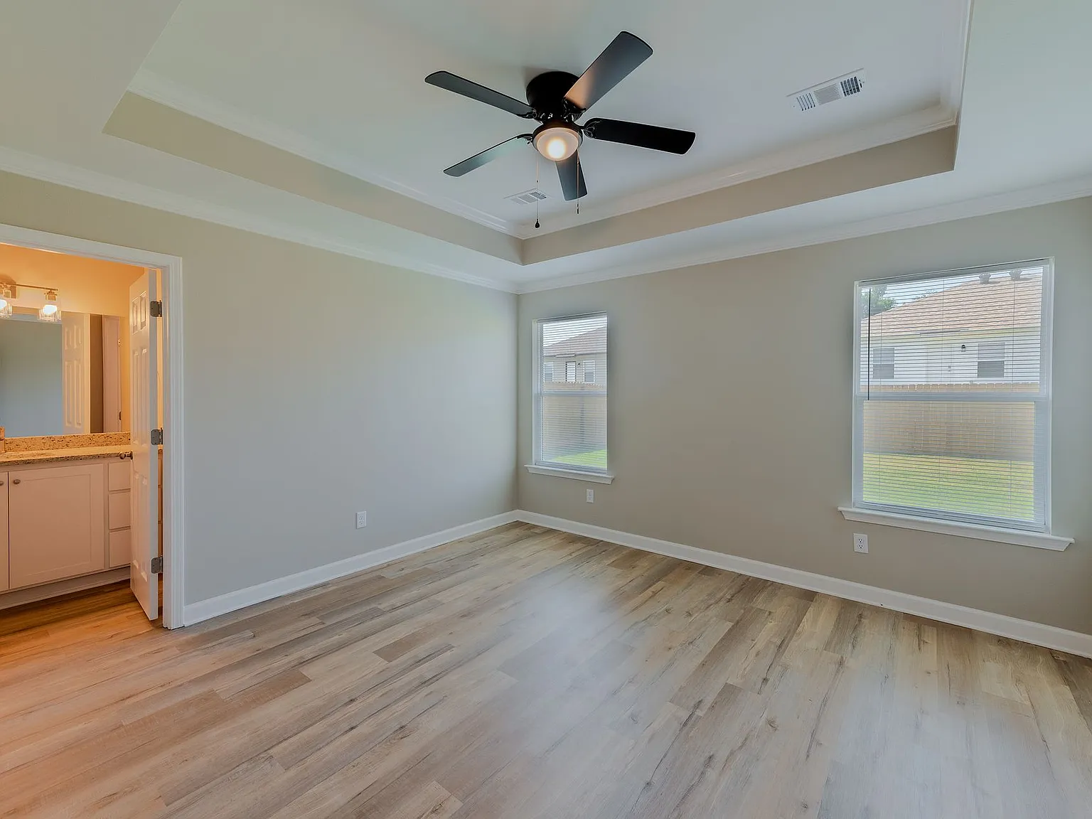 821 Pine Tree Rd — Photo 4