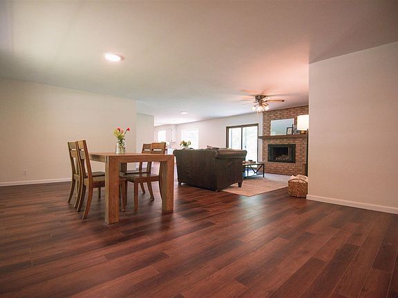 5th image of 2309 El Camino St