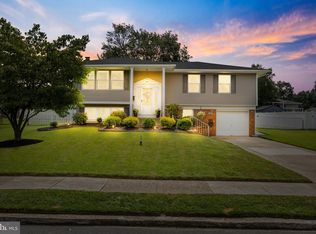 20 Navy Dr, Delran, NJ 08075