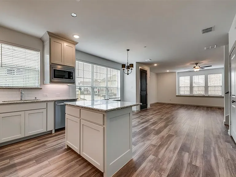 539 Cobblestone Ln — Photo 10
