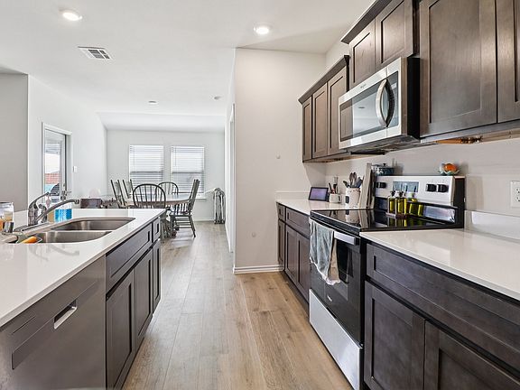 4th image of 550 Burnett Trl