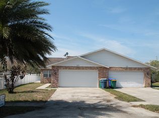 330 Woodview Dr, Tavares, FL 32778