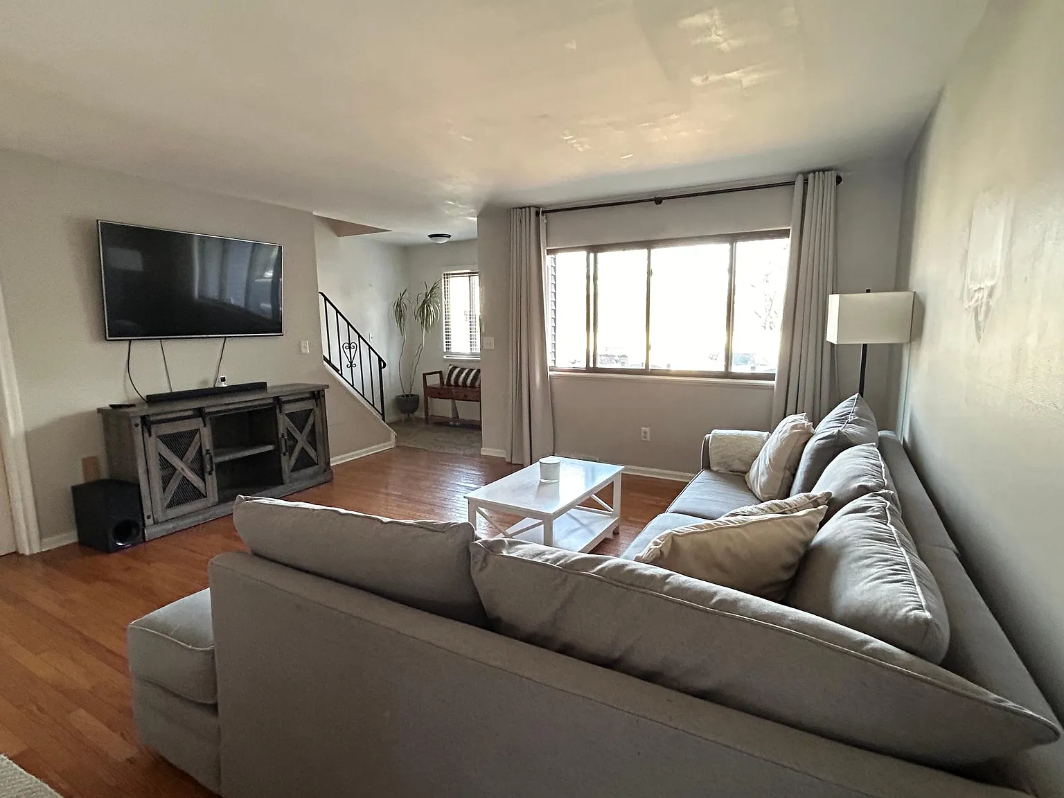 2 bed, 2.5 bath, 1332 sqft, $2,850 — Photo 1
