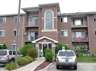 881 N Swift Rd UNIT 107, Addison, IL 60101