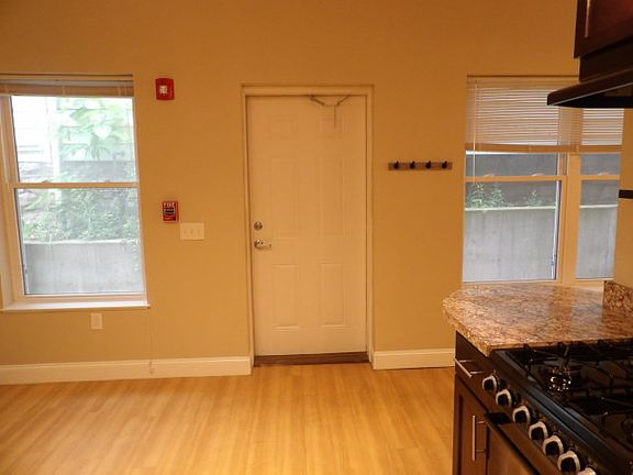 5th image of 1685 Hertel Ave #A101