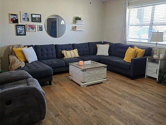 3rd image of 24010 Tallboy Ln