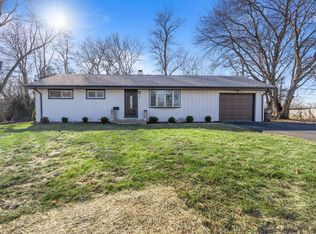 8 Hollycourt Ter, Lake Zurich, IL 60047