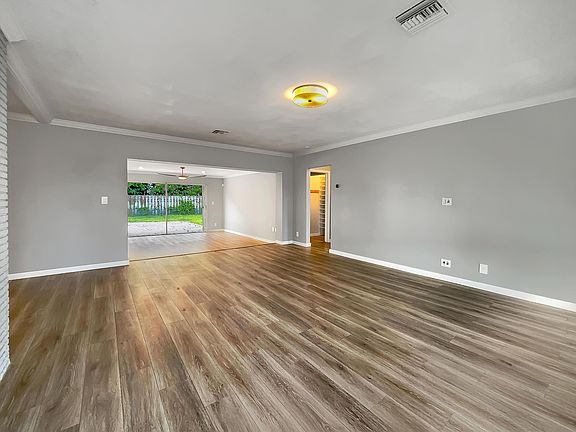 4th image of 2741 NE 53rd Court