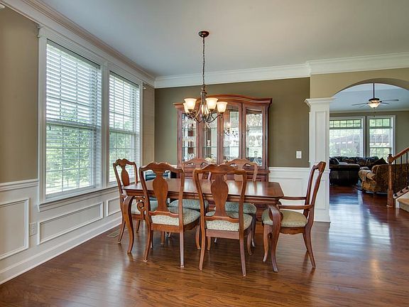 5th image of 111 Tipperton Ct