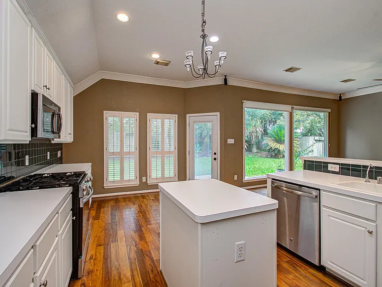 22539 Bristolwood Ct — Photo 33