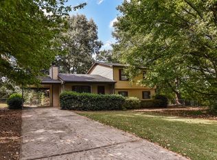 814 Marthas Dr, Lawrenceville, GA 30045