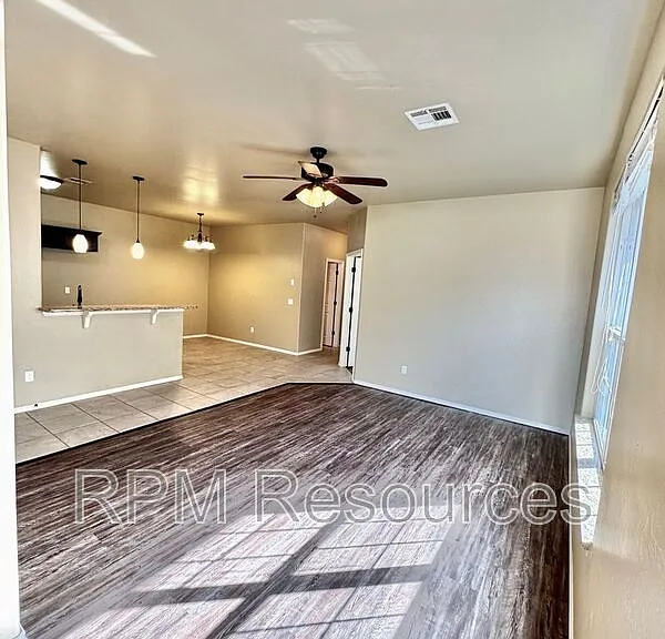 151 Bison Court Way — Photo 3