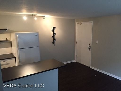 1st image of 1328 Cove Ave APT 4