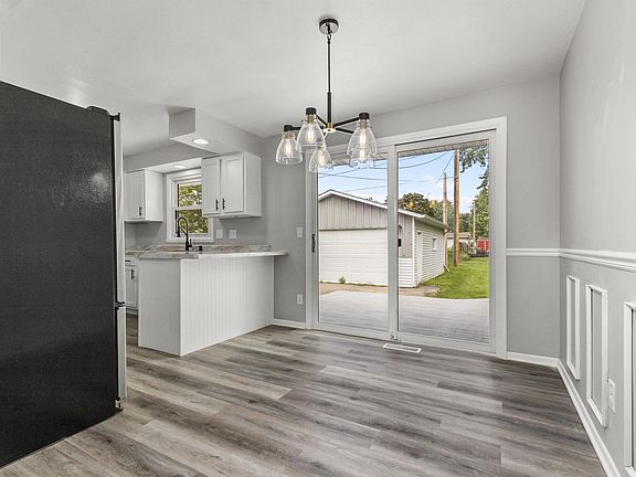 5th image of 1125 Lawndale Dr