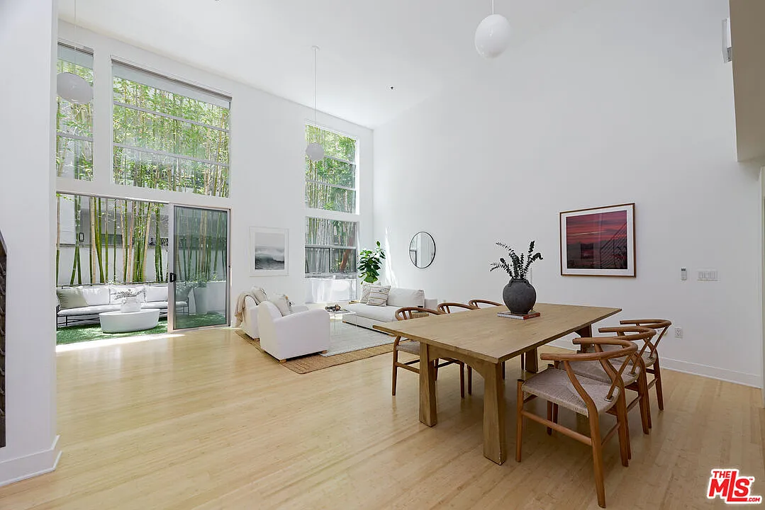 2 bed, 2.0 bath, 1690 sqft, $5,650 — Photo 2