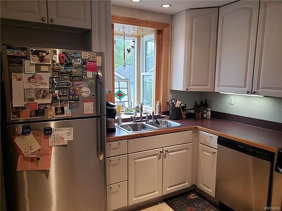 4th image of 180 King St