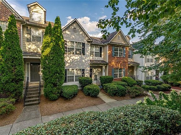 3rd image of 406 Lantern Ln