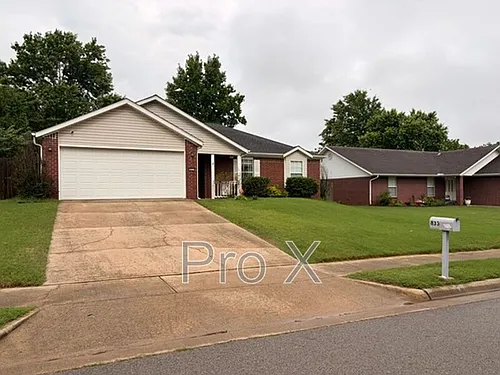 833 S Eastview Dr Photo 1