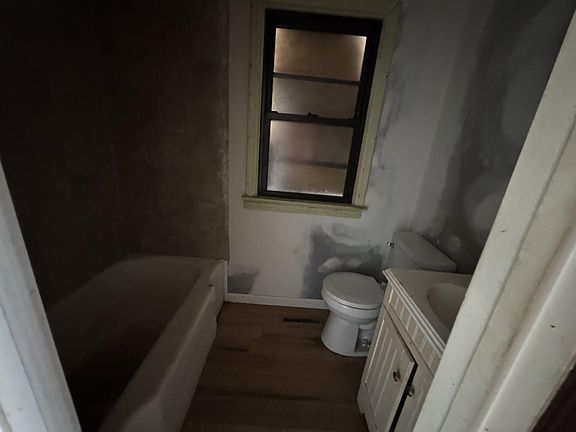 5th image of 4726 Washington Ave SE