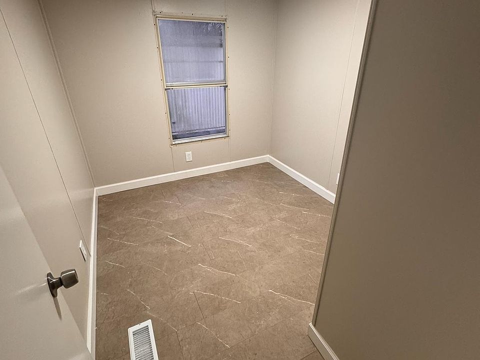 1st image of 113 French Park Cv