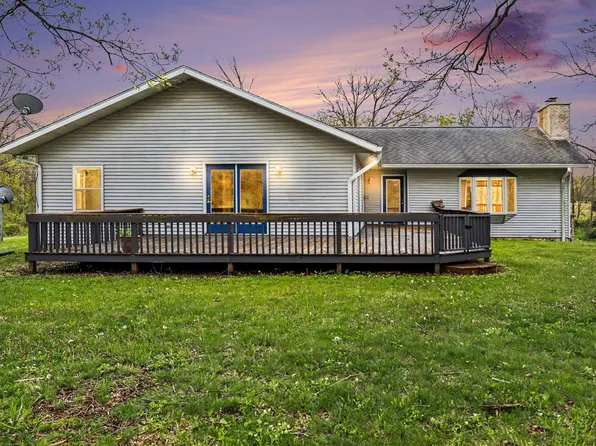 26689 28th Ave, Gobles, MI 49055
