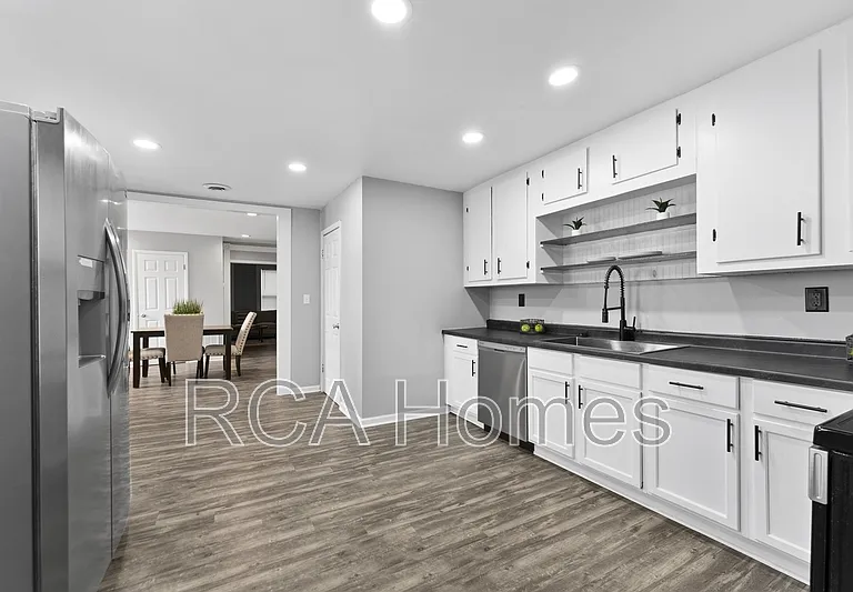1448 Woodlawn Ave — Photo 7