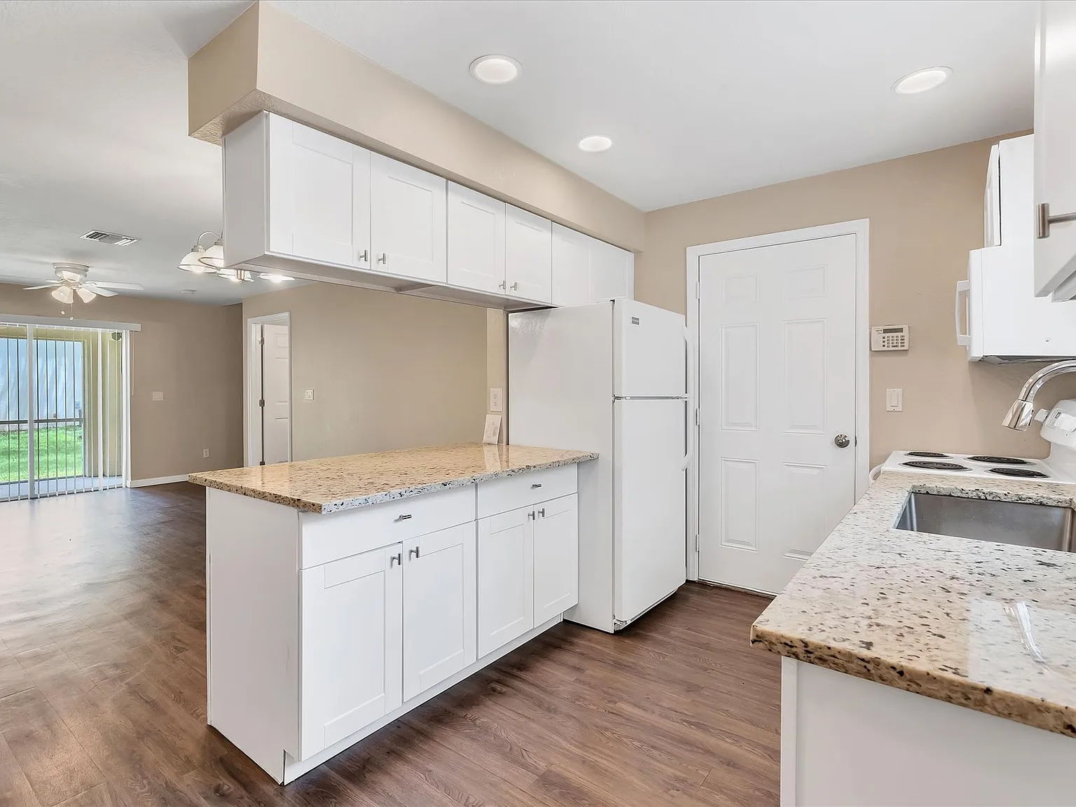 5257 Leeds Rd — Photo 4