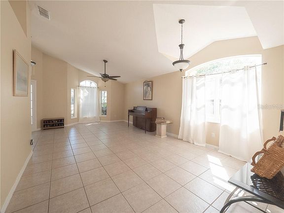 3rd image of 6725 Imperial Oak Ln