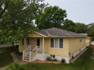 305 S Minnesota St, Mitchell, SD 57301