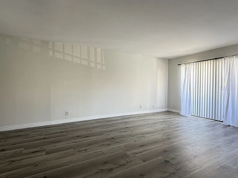 326 S Manhattan Pl #108 — Photo 14