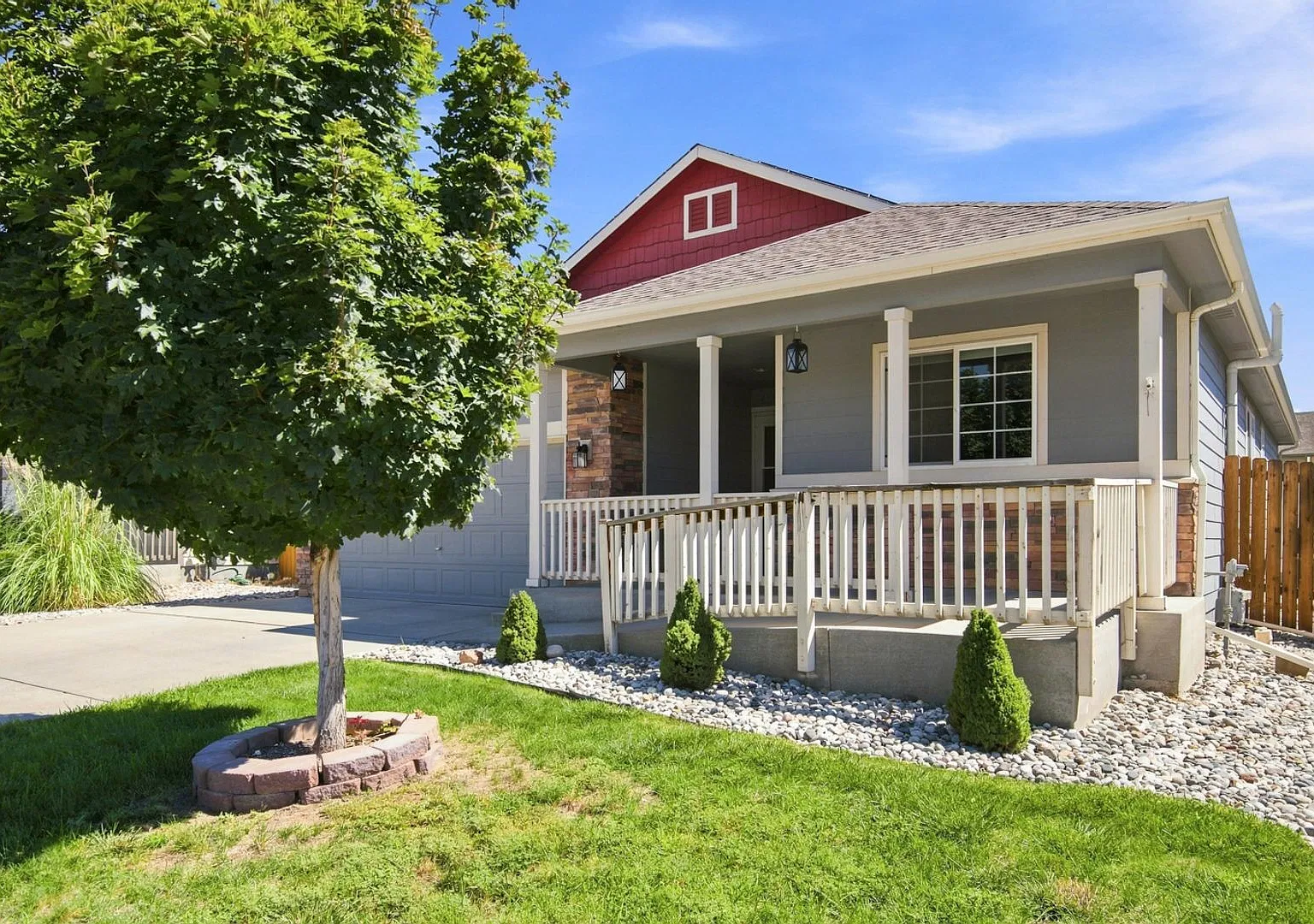 Beautiful Ranch Style Home Close To Fort Carson, Schriever Afb & Peterson Afb — Photo 3