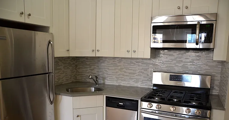 Rented by Frank Valvo Real Estate | media 14