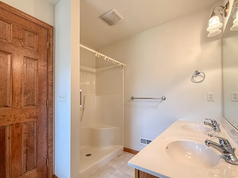 1387 Sheep Hill Rd — Photo 18